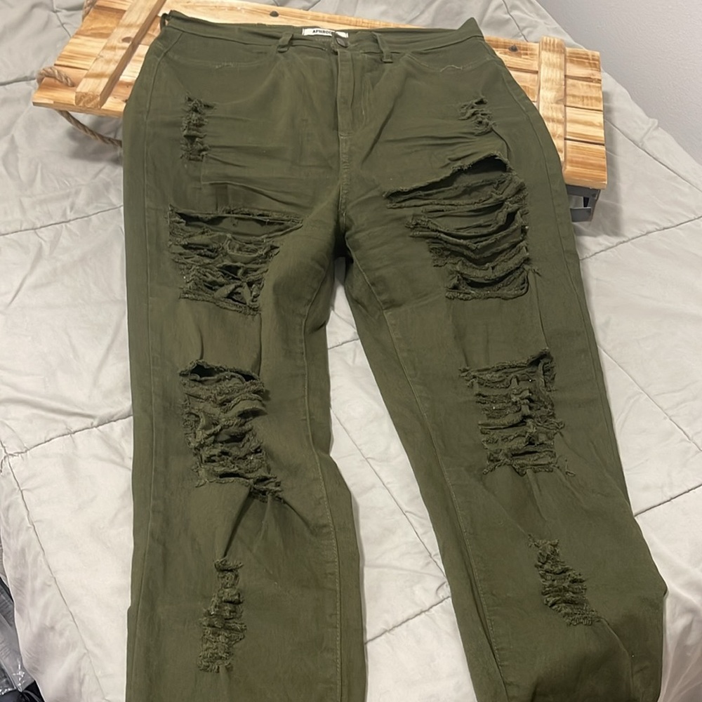 Ultra High Rise Distressed Denim Pants Olive